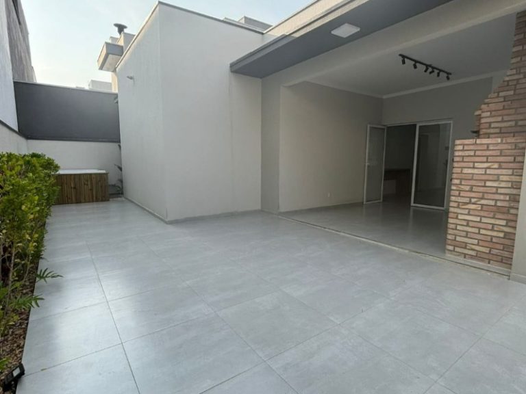 Casa 3 Suítes Térrea em Mogi das Cruzes