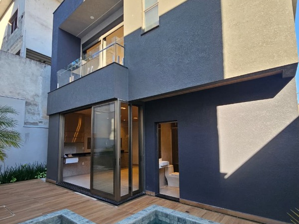 Casa 4 Suítes 3 Salas em Mogi das Cruzes