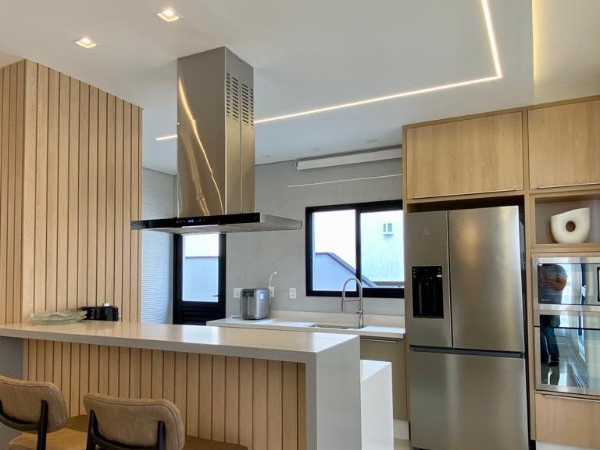 Casa 3 Suítes 344 metros em Mogi das Cruzes