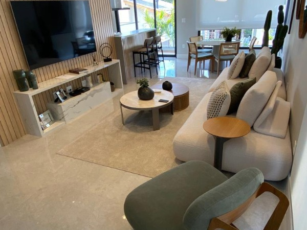 Casa 3 Suítes 344 metros em Mogi das Cruzes