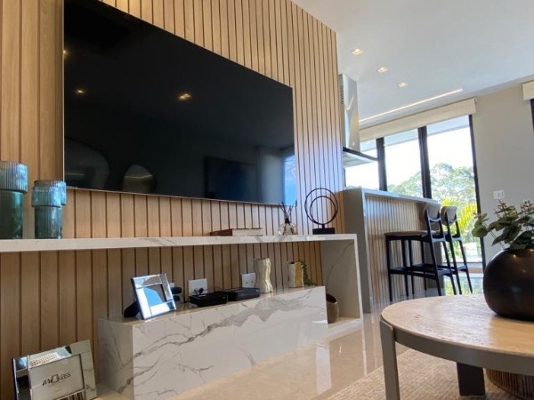 Casa 3 Suítes 344 metros em Mogi das Cruzes