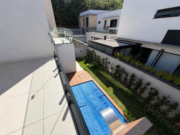 Casa 3 Suítes Piscina em Mogi das Cruzes