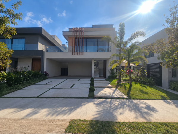 Casa 3 Suítes 3 Salas em Mogi das Cruzes