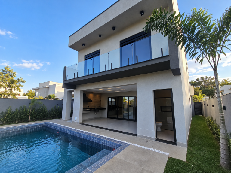Casa 3 Suítes 1 Closet em Mogi das Cruzes