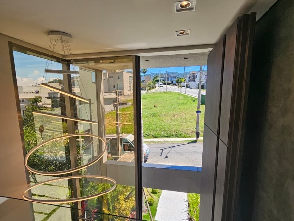 Casa 4 Suítes Piscina em Mogi das Cruzes