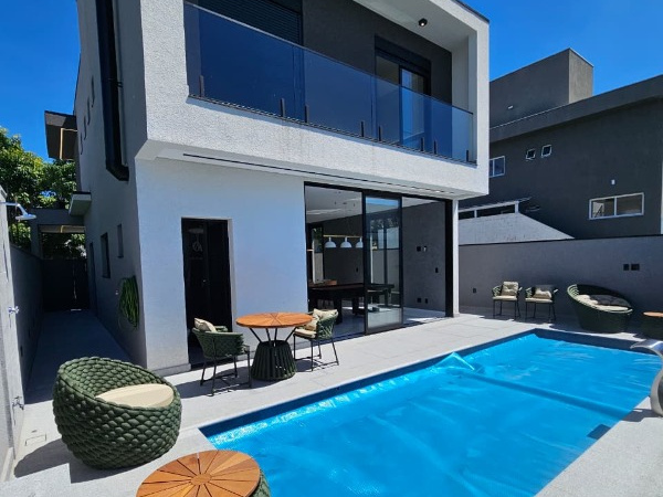 Casa 3 Suítes Lazer em Mogi das Cruzes