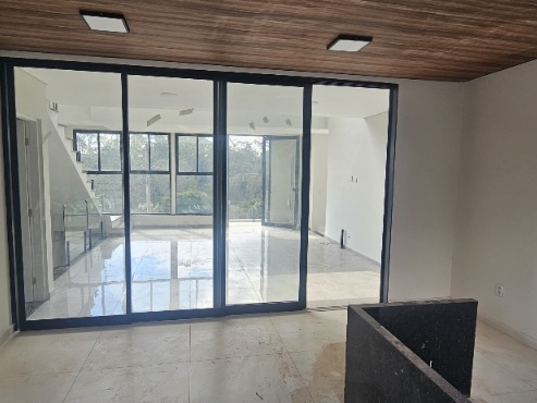 Casa 3 Suítes amplas em Mogi das Cruzes