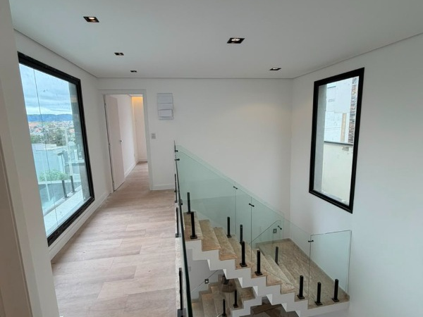 Casa 3 Suítes Varanda em Mogi das Cruzes