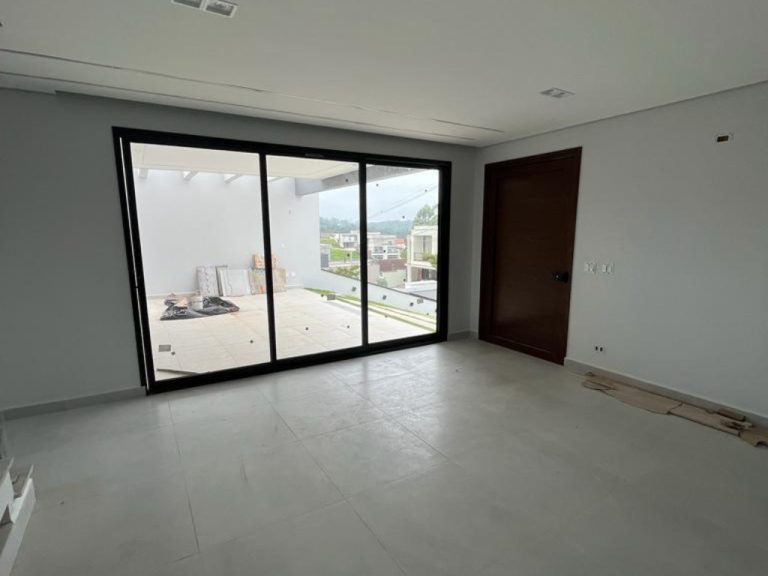 Casa 3 Dorm Goumert em Mogi das Cruzes