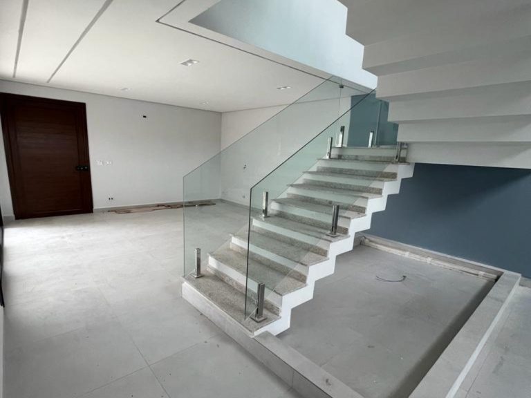 Casa 3 Dorm Goumert em Mogi das Cruzes
