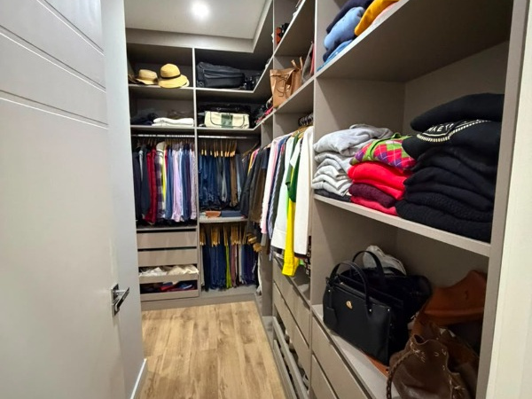 Casa 3 Suítes Ar Condicionado em Mogi das Cruzes