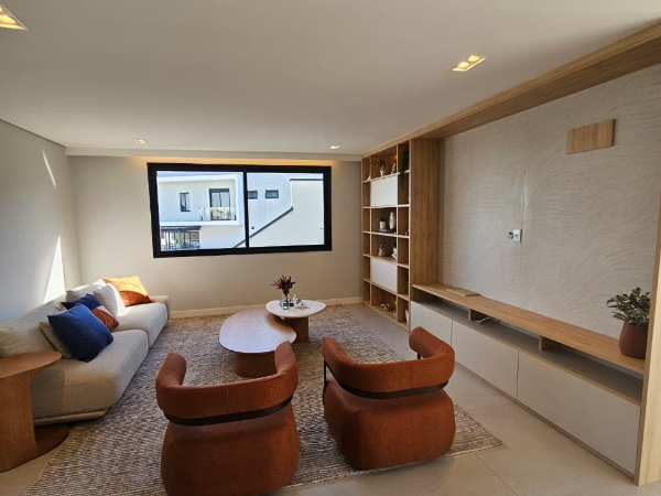 Casa 4 Suítes 2 Closet em Mogi das Cruzes