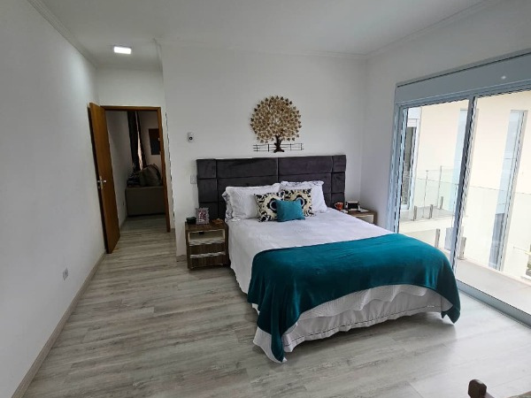 Casa 3 Suítes Vista Livre em Mogi das Cruzes