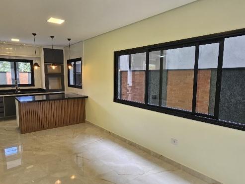 Casa 3 Dorm Sala Ampla em Mogi das Cruzes