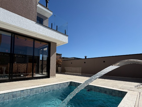 Casa 4 Suítes Porteira Fechada em Mogi das Cruzes