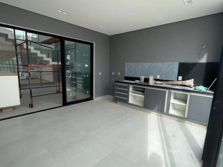 Casa 3 Dorm Goumert em Mogi das Cruzes