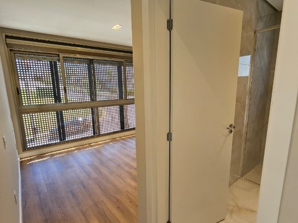 Casa 4 Suítes Piscina em Mogi das Cruzes