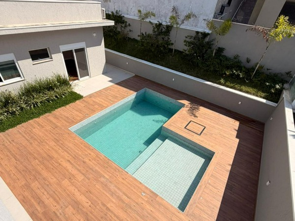 Casa 4 Suítes 2 Lotes em Mogi das Cruzes