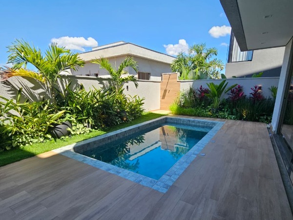 Casa 4 Suítes Piscina em Mogi das Cruzes