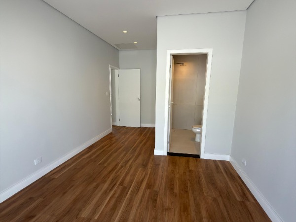 Casa 3 Suítes 170m em Mogi das Cruzes