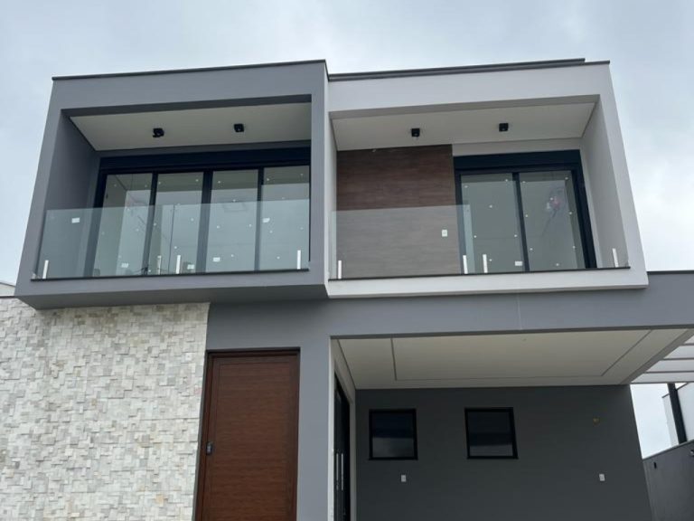 Casa 3 Dorm Goumert em Mogi das Cruzes