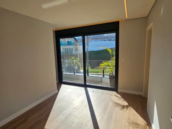 Casa 4 Suítes 2 Closet em Mogi das Cruzes