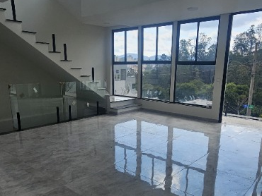 Casa 3 Suítes amplas em Mogi das Cruzes