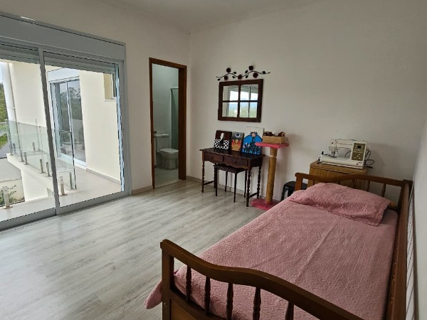 Casa 3 Suítes Vista Livre em Mogi das Cruzes