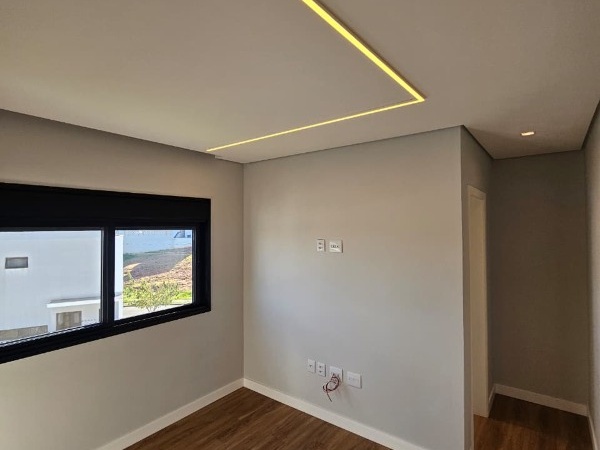 Casa 4 Suítes 2 Closet em Mogi das Cruzes