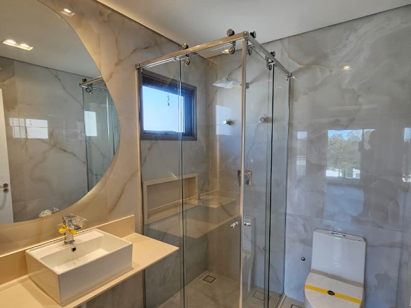 Casa 4 Suítes Piscina em Mogi das Cruzes