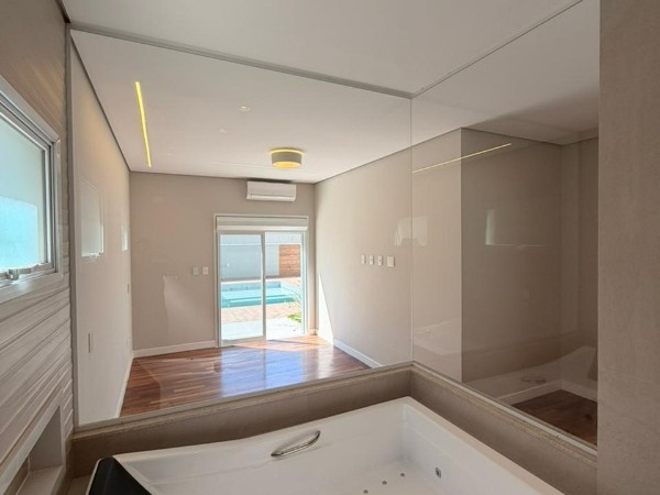 Casa 4 Suítes 2 Lotes em Mogi das Cruzes