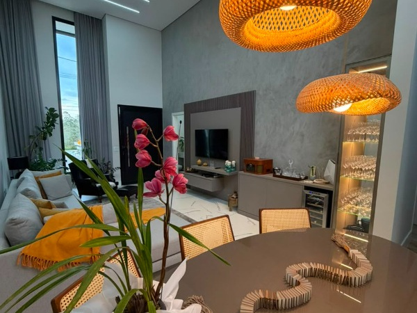Casa 3 Suítes Ar Condicionado em Mogi das Cruzes