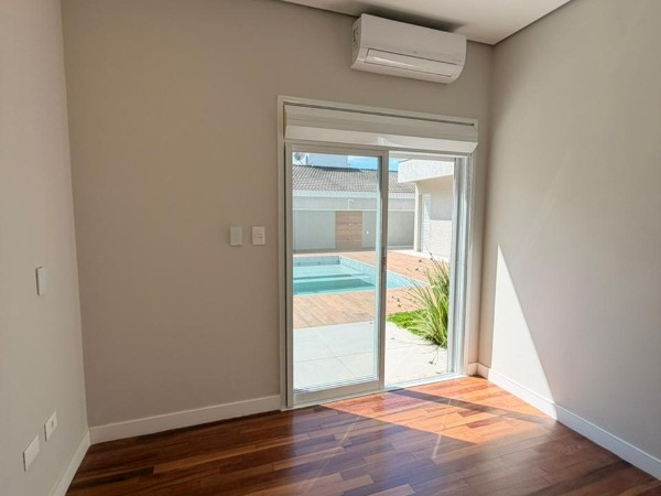 Casa 4 Suítes 2 Lotes em Mogi das Cruzes