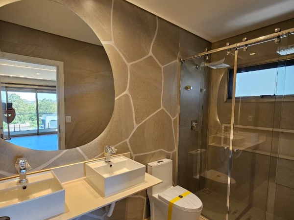 Casa 4 Suítes Piscina em Mogi das Cruzes