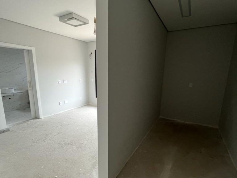 Casa 3 Dorm Goumert em Mogi das Cruzes