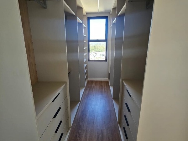 Casa 4 Suítes 2 Closet em Mogi das Cruzes