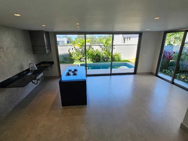 Casa 4 Suítes Piscina em Mogi das Cruzes