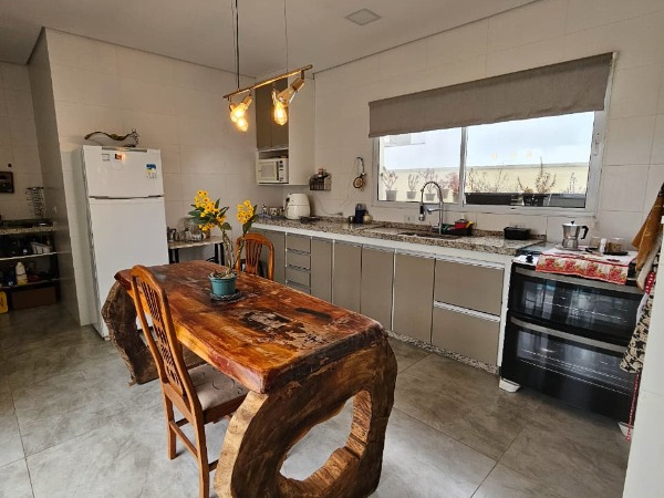 Casa 3 Suítes Vista Livre em Mogi das Cruzes