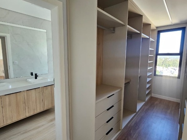 Casa 4 Suítes 2 Closet em Mogi das Cruzes